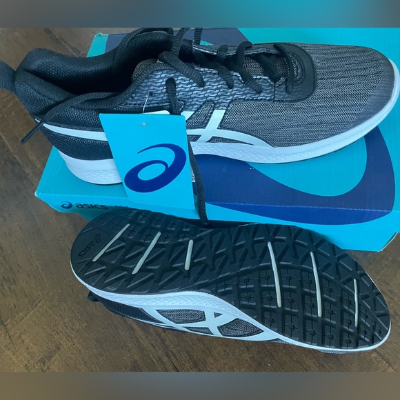 ASICS NWT - Picture 2 of 7